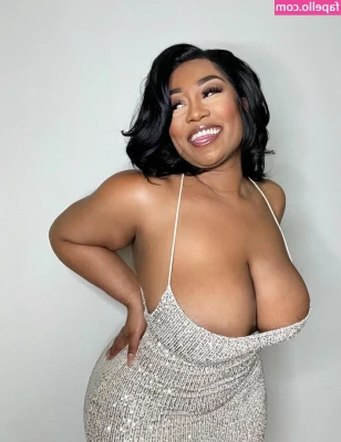brittney_tonee [ brittney-tonee ] - Day 10: hey guys!! what day this week should i go live for another