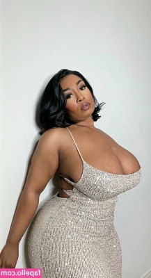 brittney_tonee [ brittney-tonee ] - If I look up will I catch you staring?