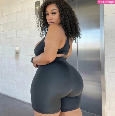 brittney_tonee [ brittney-tonee ] - Me da bien rico @eladmispider 🤤