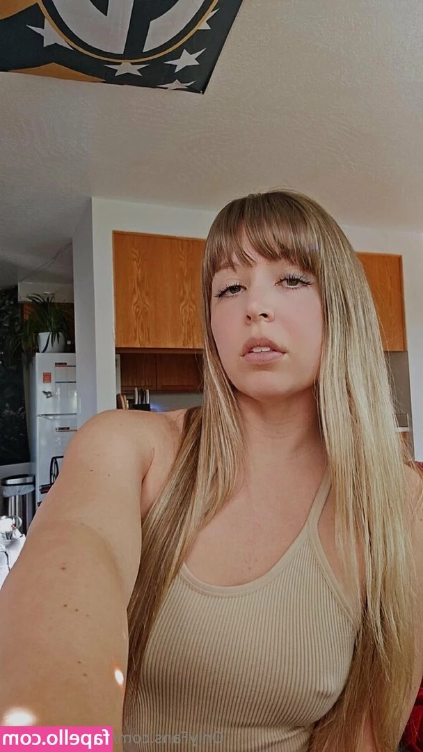 breenicoleexo - Ruin my lipstick after your long day   work