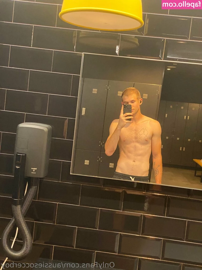 aussiesoccerboy - Cum play with me and have some pool time  Hot sun  wet skin  cool