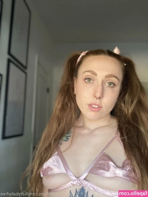 katybabyfree - A little POV up against the glass door action with GiGi Please like