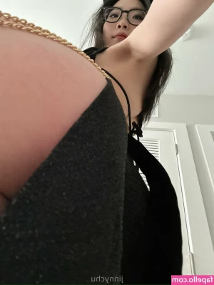thejinnychu [ thejinnychu-6 ] - socks on or off