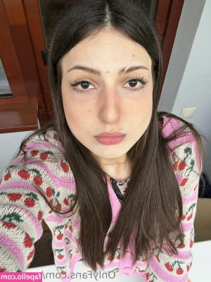 eva_taft [ eva-taft ] - Fresh waxed pussy  amp  butt  Who wants to come taste it