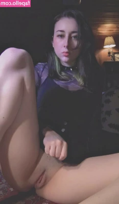 CasyTay [ casytay-1 ] - Baby Girl playing in her bedroom - Part 1 (28 pictures) She is an