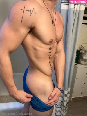 gainsfromgeebs - This tight body is waiting for you, babe 🤤