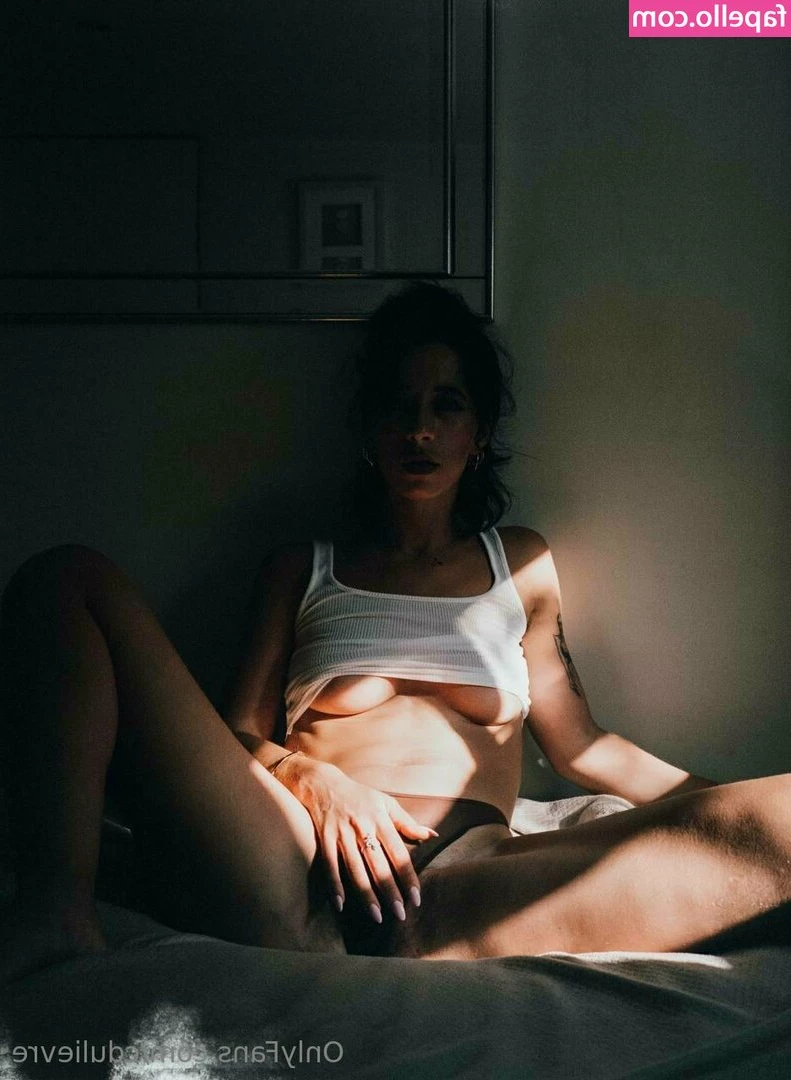 cdulievre [ cdulievre-1 ] - What is your favorite lounging around the house outfit  Are you a