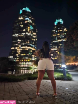 kissbybria - Worship my fat ass and watch me cum   I love talking dirty while I