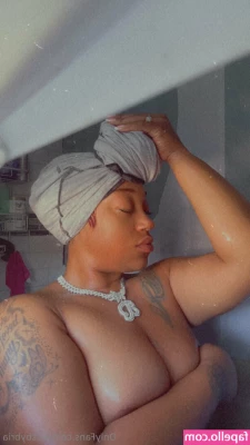kissbybria - Fresh out of the shower