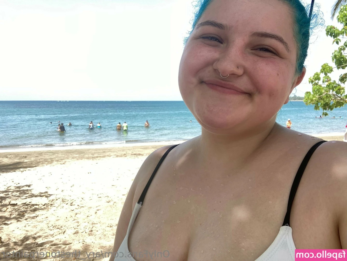 ary_thestonerpainter [ ary-thestonerpainter ] - Which picture is better