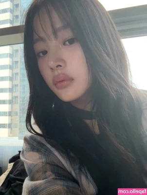 Minji - Happy Tuesday my throat's a little dry who can help me with that I