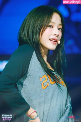 Minji - Legs spread wide open 😈 What are you going to do? 🙈