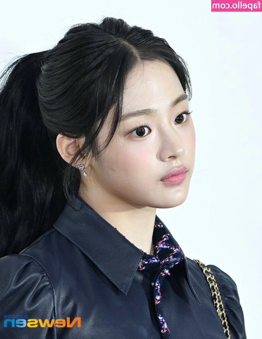 Minji - i wish you were around to hangout with in the night,, just imagine it
