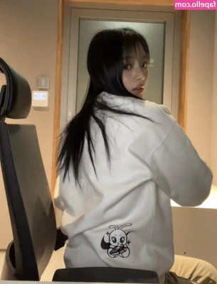 Minji - getting out of the shower🧼🚿💦