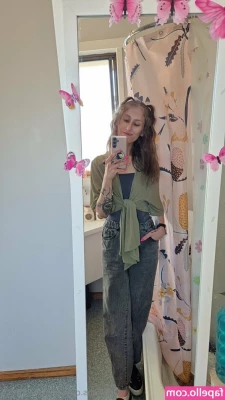 angel1999xxx - What should my next video be about?   Trying to get this dildo knot