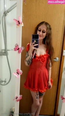 angel1999xxx - What caught your eye first the smile  the boobs  or the