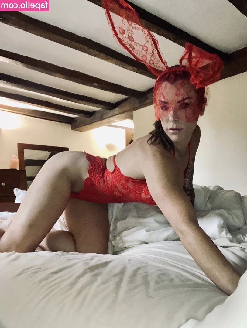 Laineybopster - Do you enjoy watching me sucking my own nipples?🤗