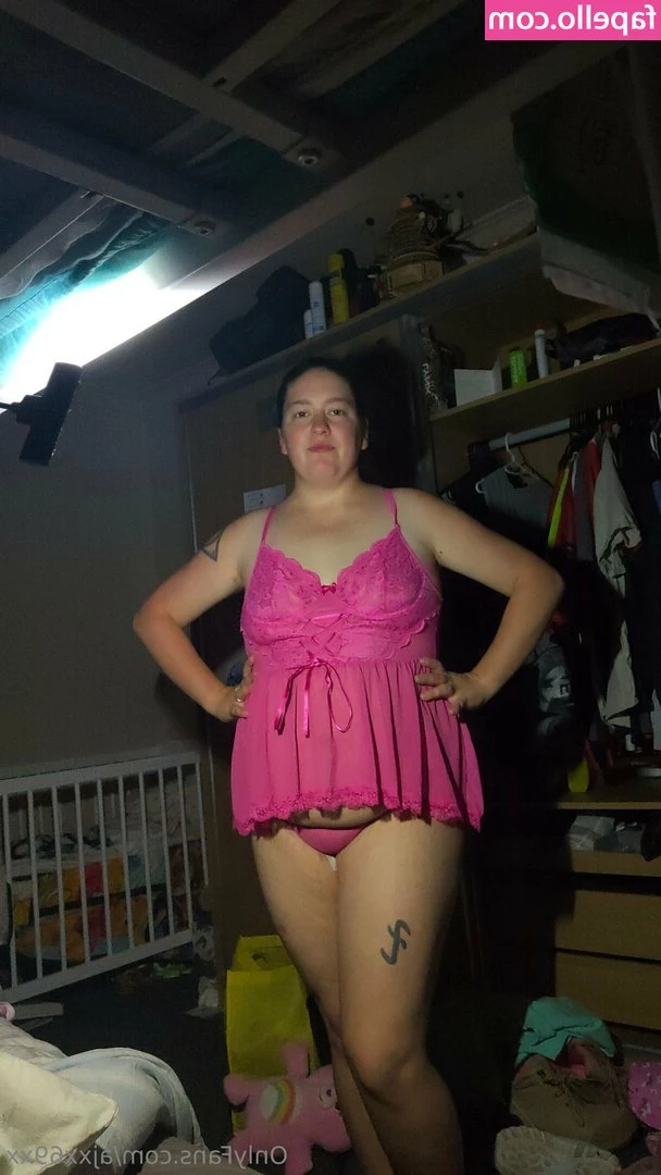 ajxx69xx - I need someone to grab these hips and make me call them Papi