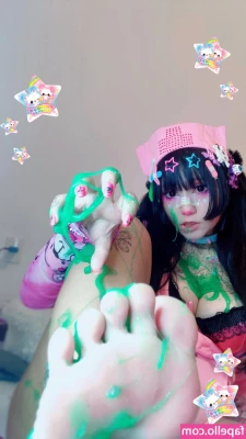 Lynnfeety - An ass a day keeps the doc away 😌💖