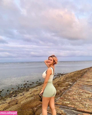Anastasya Khosasih [ anastasya-khosasih ] - I think i'll just stop wearing panties 🙈
