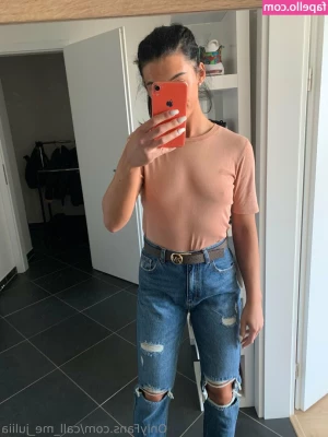 call_me_juliia [ call-me-juliia ] - i use my oversized shirt to hide my hard on 🙈