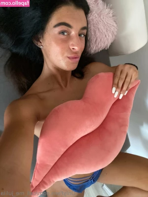 call_me_juliia [ call-me-juliia ] - Who’s up for some sexy photos??