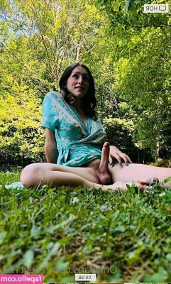 Zoey Taylor [ zoey-taylor ] - Hi baby Do you want to give me a foot massage  Give me a like