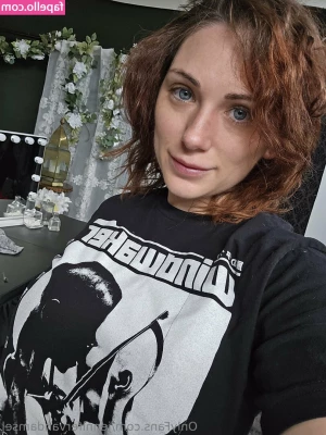 jennifervandamselfree - Verbal video with container loading at end for follower