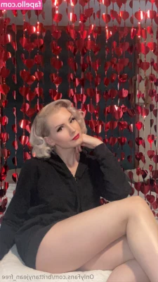 brittanyjean_free [ brittanyjean-free ] - Oh no  you caught me  Now  do you promise to ravish me