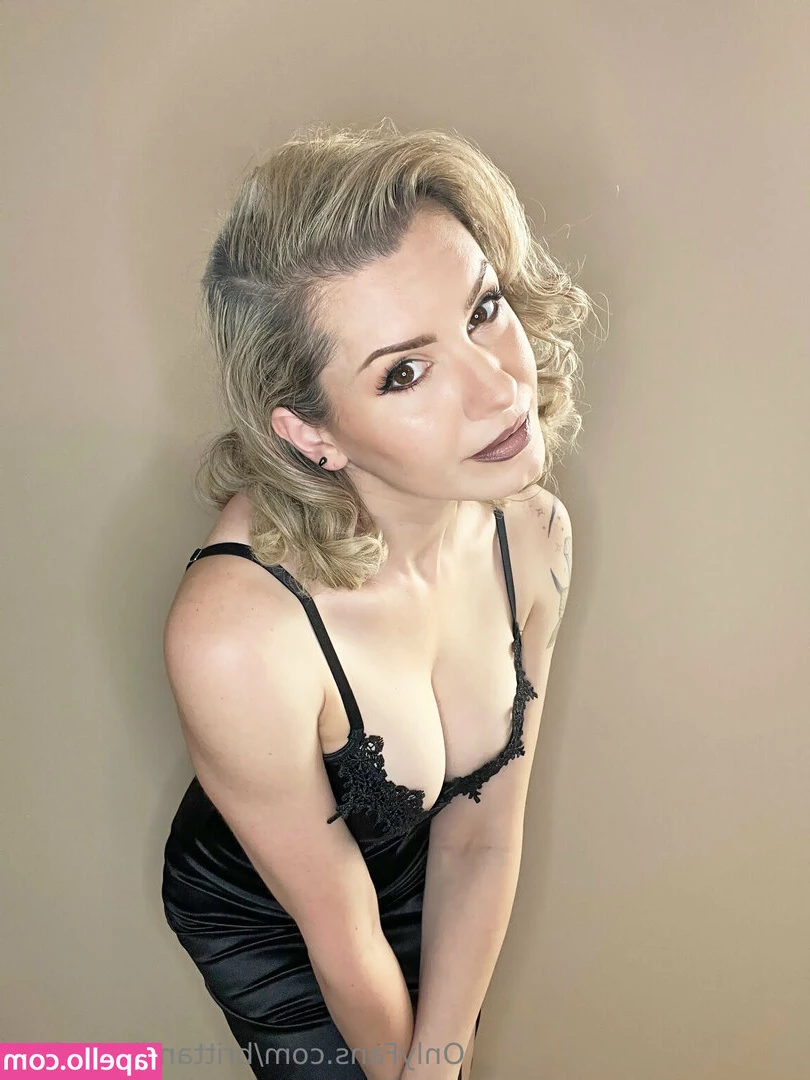 brittanyjean_free [ brittanyjean-free ] - Early morning views.
