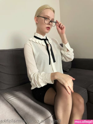 vivimalishka [ vivimalishka-2 ] - Lookin  like a snack  Come  eat me