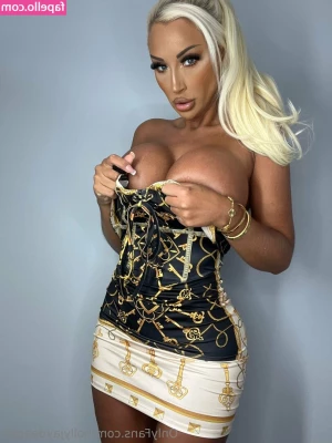 Hollyjaydeacon - I hope you know ur coming in with me 💦