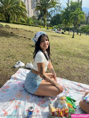 vanessabellxo - 😏You know I really like to play games😏  For example, I like to
