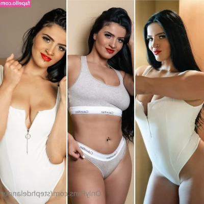 stephdelander - LOOK AT THESE HUUUUGE NATURAL BOOBS    SUB her FREE page right now  