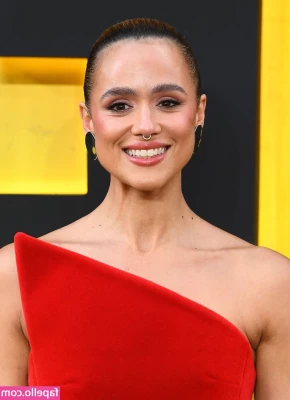 Nathalie Emmanuel [ nathalie-emmanuel ] - I enjoy making you horny 🤭