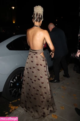 Nathalie Emmanuel [ nathalie-emmanuel ] - What if you were trapped right here     Open Wide   Not such a bad