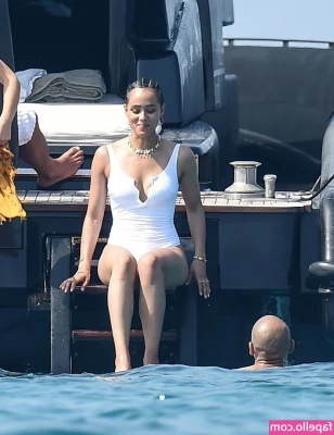Nathalie Emmanuel [ nathalie-emmanuel ] - JUST HOW I LIKE IT     SoundFixed