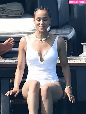 Nathalie Emmanuel [ nathalie-emmanuel ] - Who wanna rip these tights of