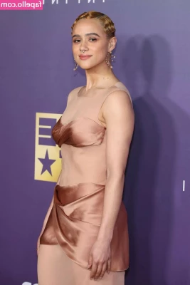 Nathalie Emmanuel [ nathalie-emmanuel ] - Which one   of my Sexxx DøLLz wants me to go live   when I m getting
