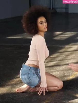 Nathalie Emmanuel [ nathalie-emmanuel ] - PS   astridluxe is on AVN Stars now    I am still looking at another