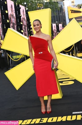 Nathalie Emmanuel [ nathalie-emmanuel ] - We like playing with our own titties too