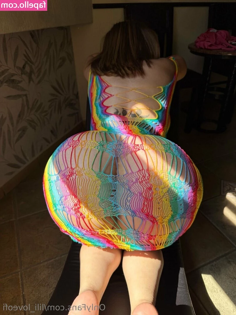 lili_loveofi [ lili-loveofi ] - New heels for an upcoming  Video and photo session  Dirty girls stay