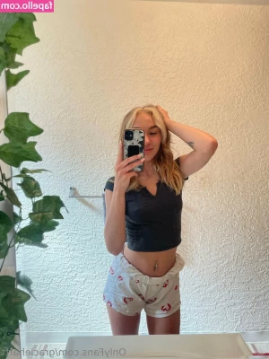 graciehartt - Hey  happy Friday  loves