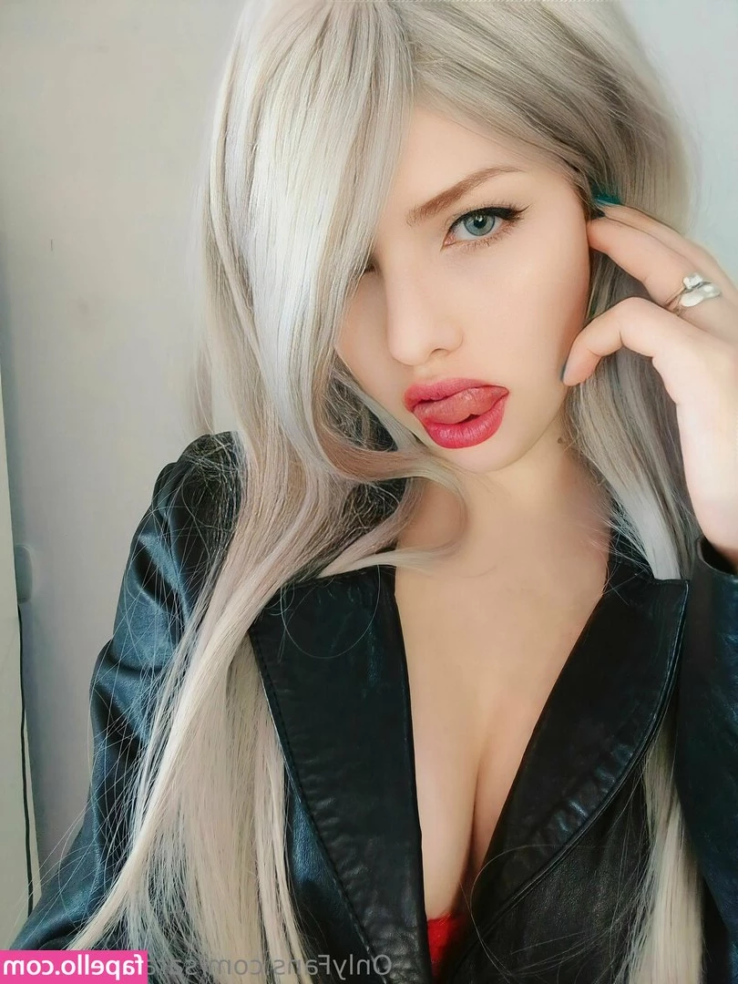 sarahdelight - Video demasiado caliente  con dildo  Vale la pena y una vez comprado