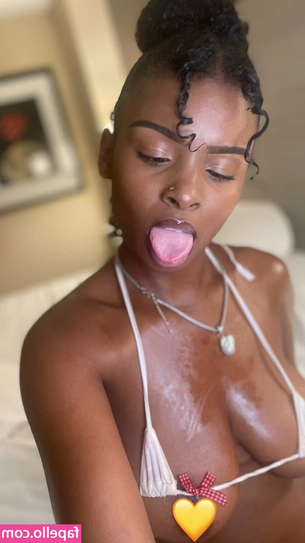 candacevalentine - You like me in black? 🖤