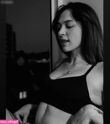 Selflovemalin - I like to attract a lot of attention to myself  so if I did not