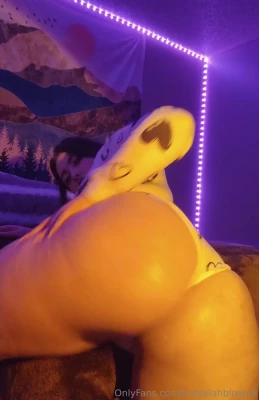 misskiahbloom3 - I just want to moan your name in a naughty video 😛 message me and