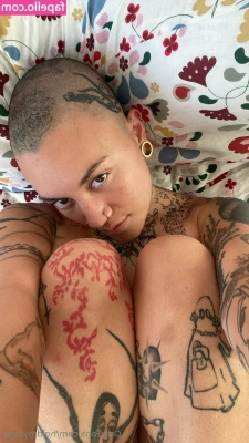holdmyluna - subscribe babe  it s free     A LOS PRIMEROS 5 FANS LES ENVIO UN