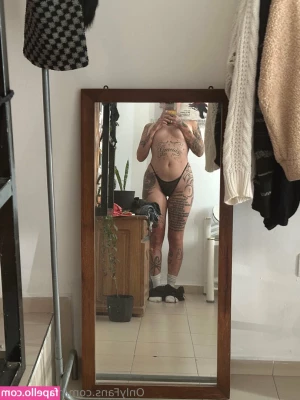 holdmyluna - Hi everybody    P
