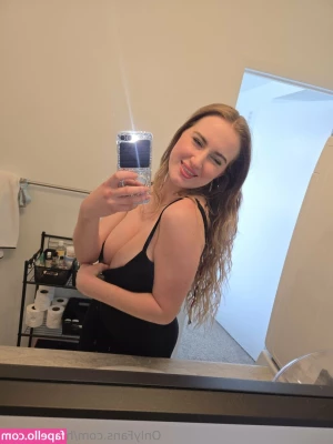 hannylouise - TRIVIA TIME 🤩 Let’s see who knows me best!  Answer ALL 10